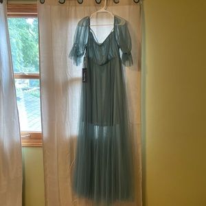 Off the shoulder tulle maternity dress